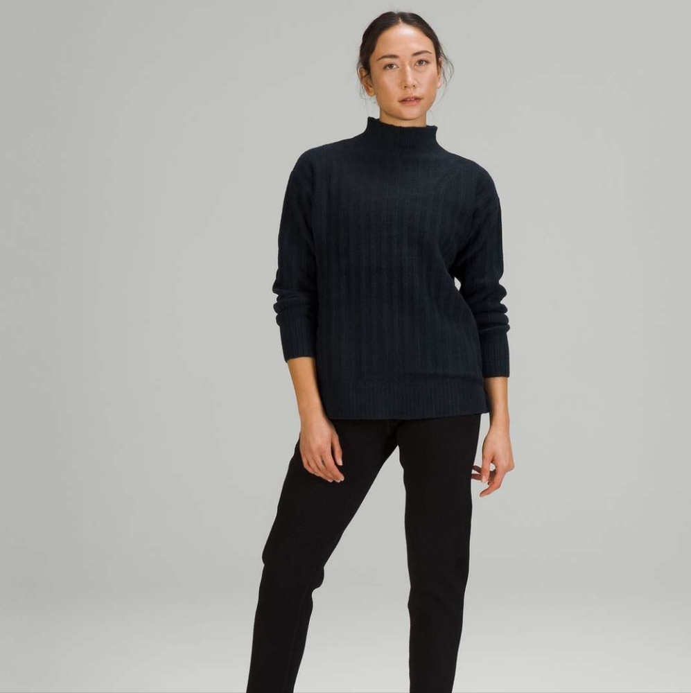 LULULEMON TWIN RIB TURTLENECK SWEATER